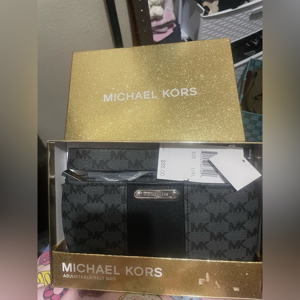 Michael Kors Gray and Black Belt Bag woman size L/XL - Picture 4 of 8